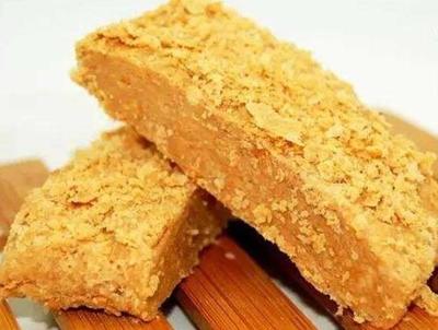 開封傳統美味 酥脆香甜的紅糖花生糕